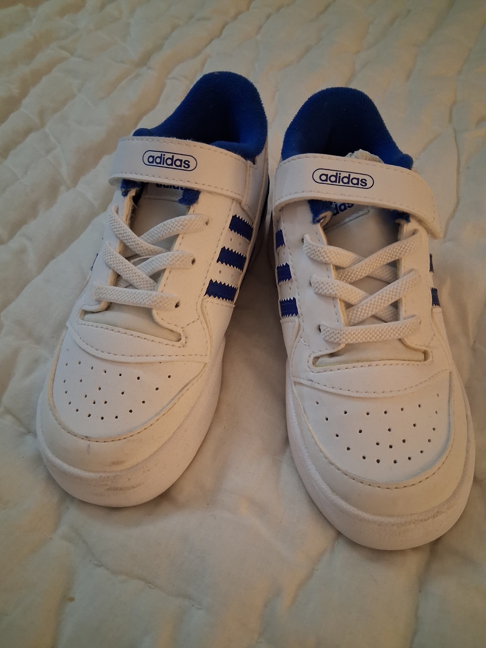adidas Kids White and Blue Velcro Lace-Up Sneakers